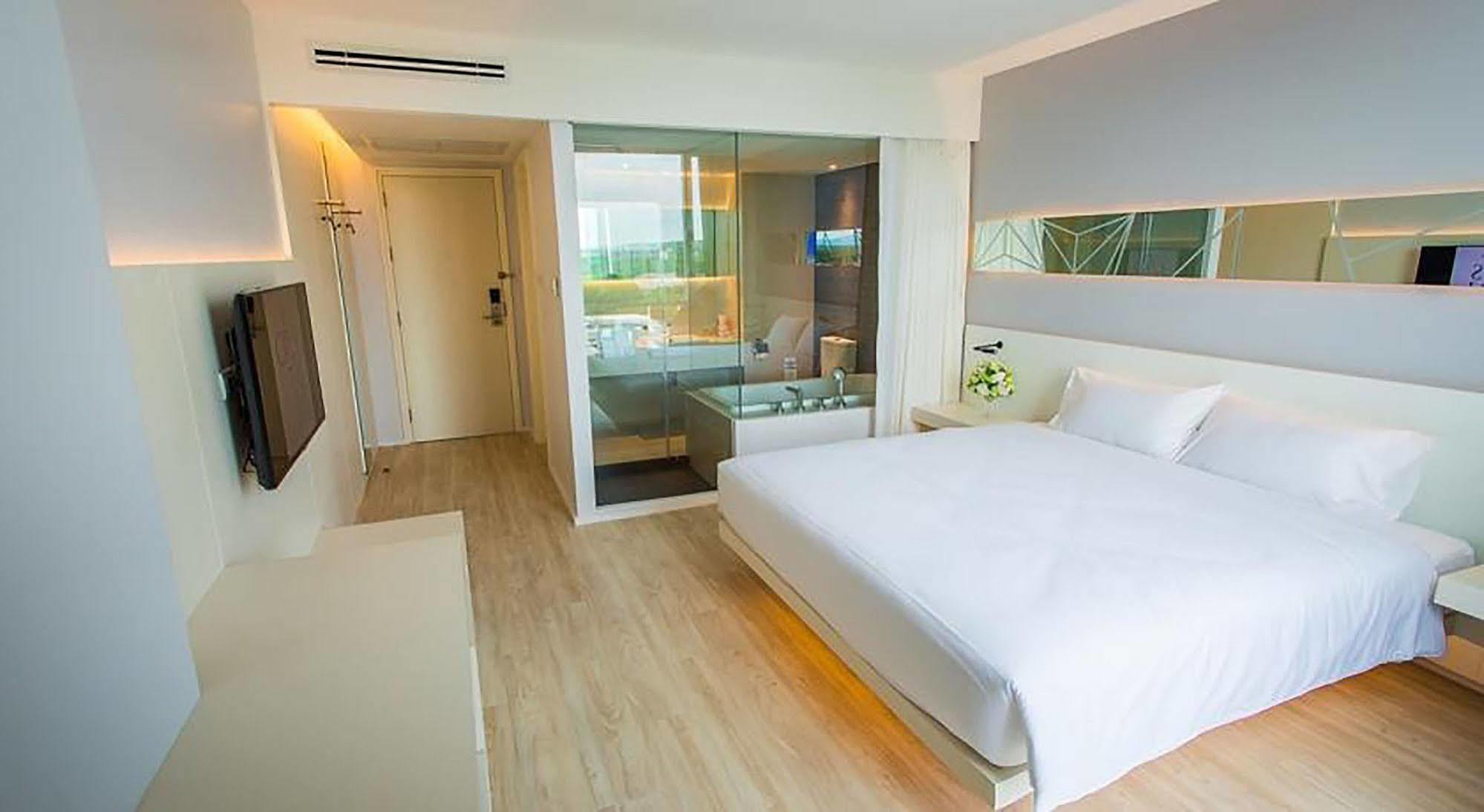 Crystal Hotel Hat Yai Extérieur photo