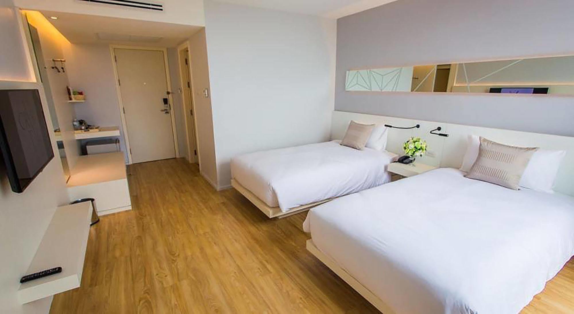 Crystal Hotel Hat Yai Extérieur photo
