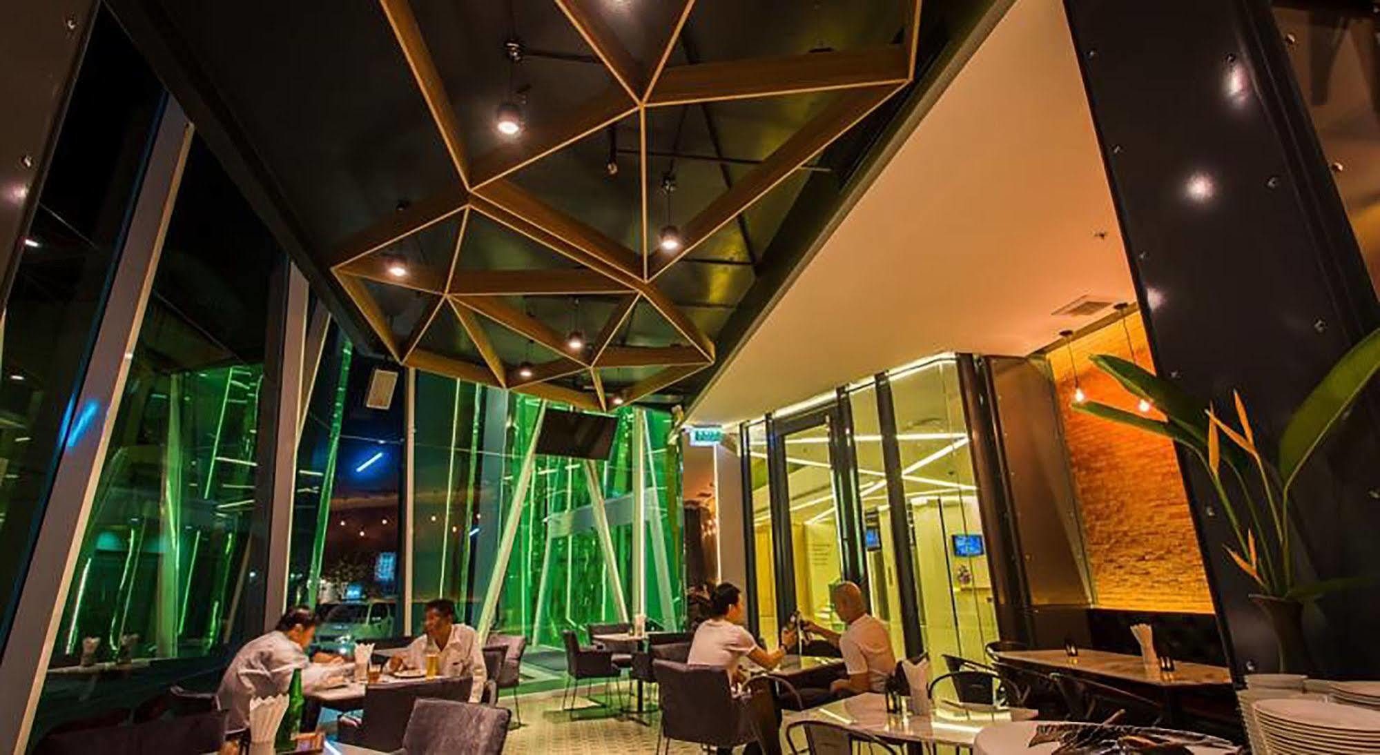 Crystal Hotel Hat Yai Extérieur photo