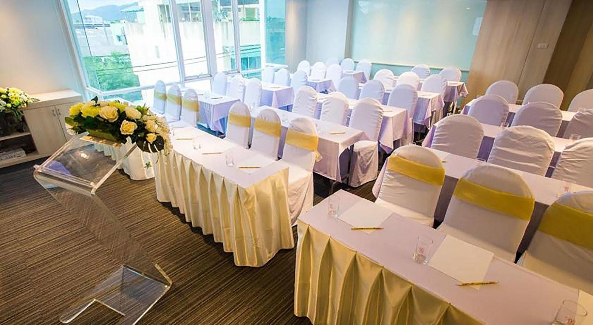 Crystal Hotel Hat Yai Extérieur photo