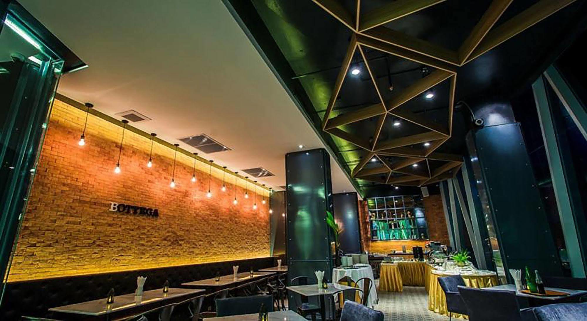 Crystal Hotel Hat Yai Extérieur photo