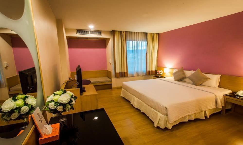 Crystal Hotel Hat Yai Extérieur photo